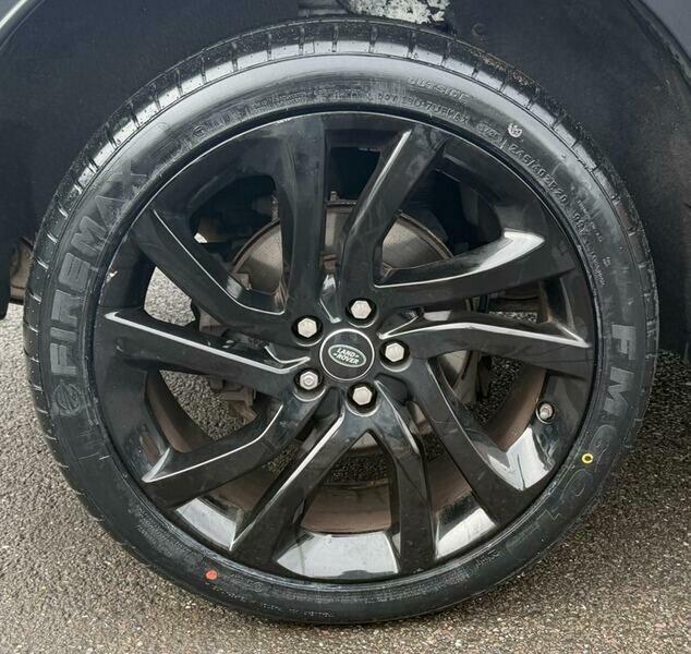 Land Rover Discovery Sport view 24