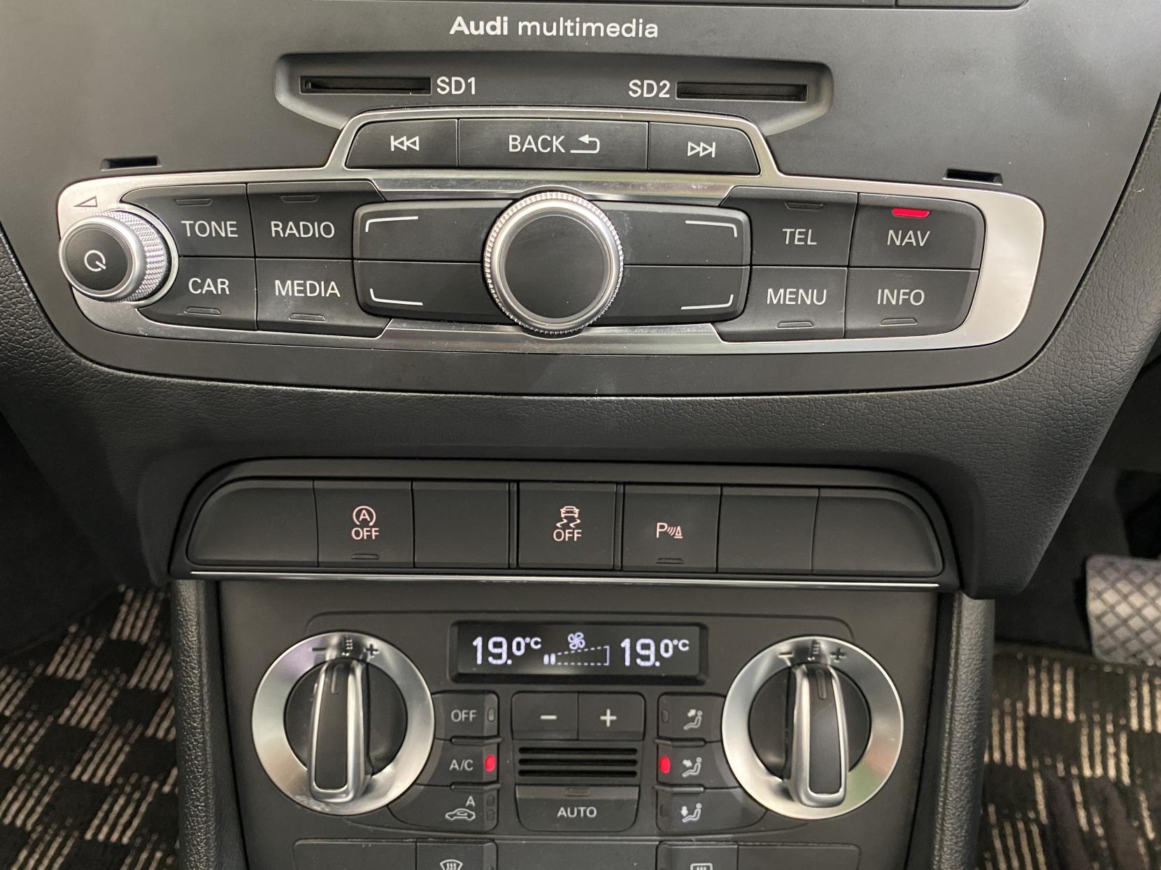 Audi Q3 view 40