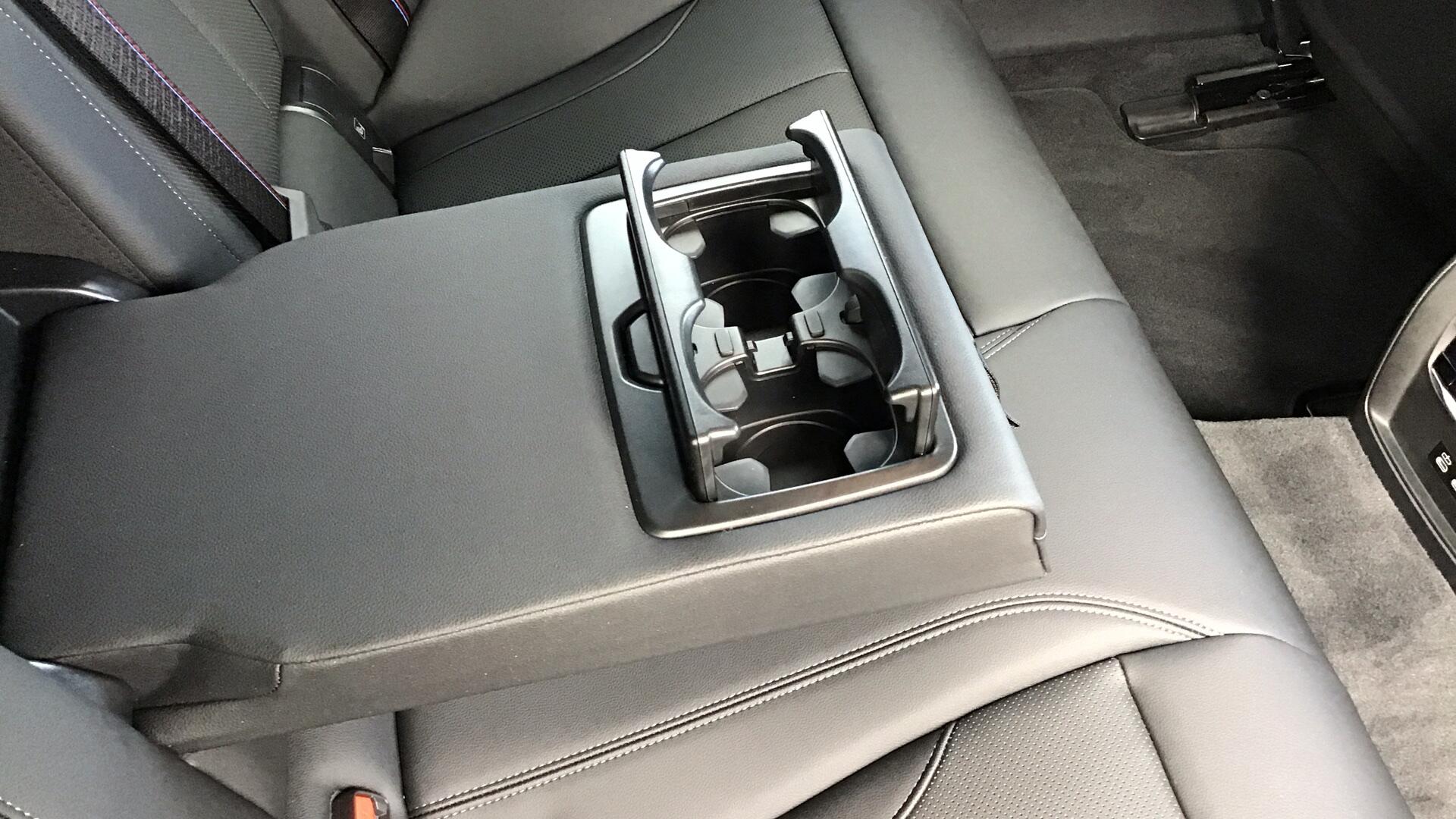 BMW i4 view 33