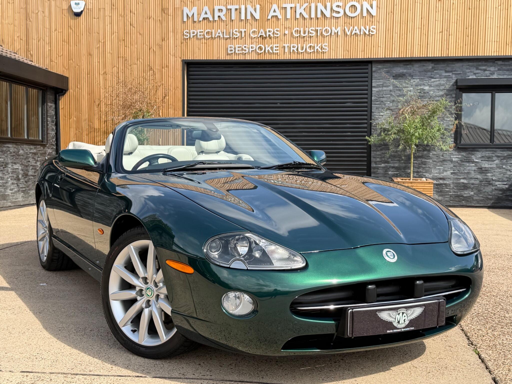 Jaguar XK8 view 56