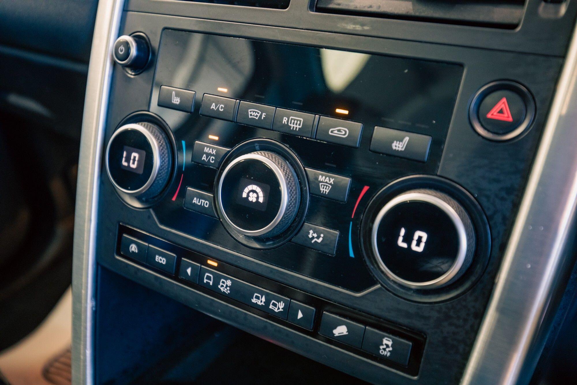 Land Rover Discovery Sport view 18