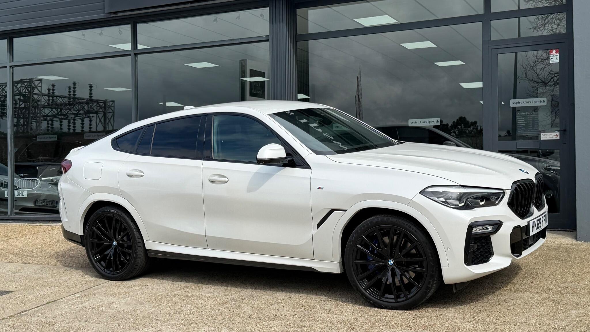 BMW X6 view 5