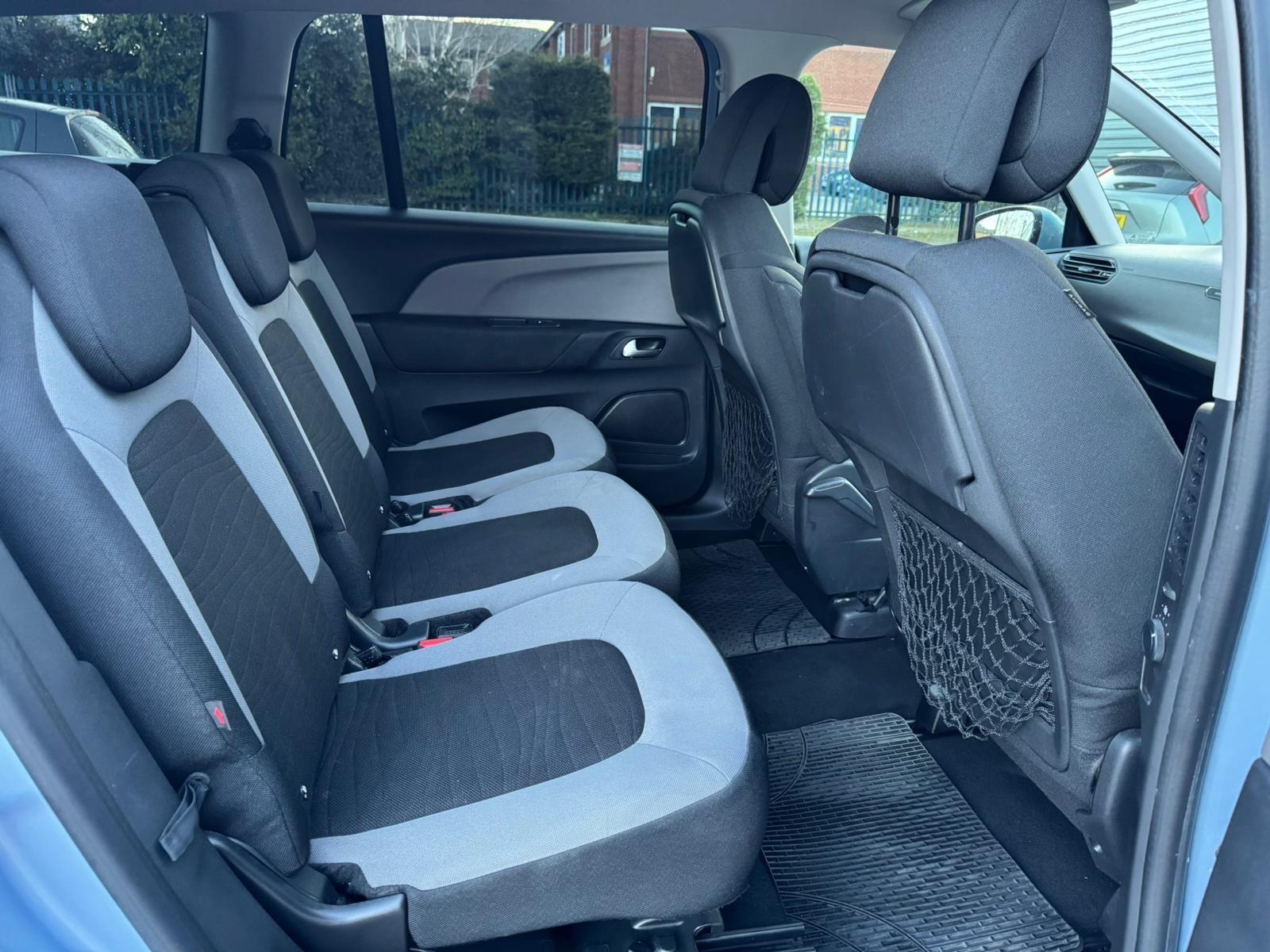 Citroen Grand C4 Picasso view 8