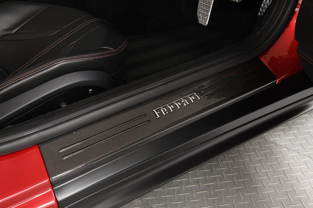 Ferrari 812 view 31