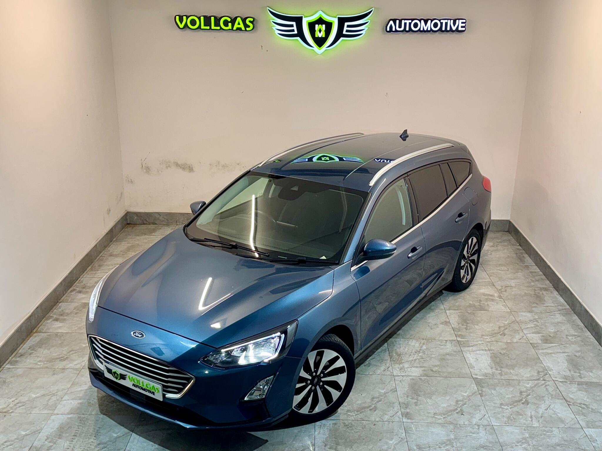 Ford Focus view 3