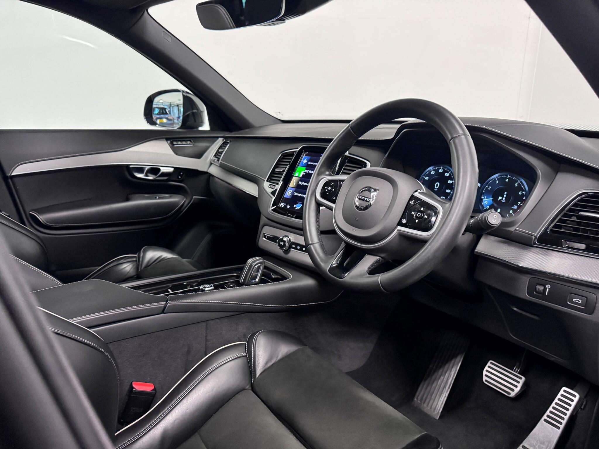 Volvo XC90 view 37