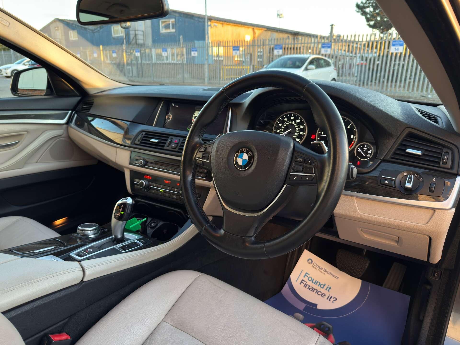 BMW 5 Series view 15