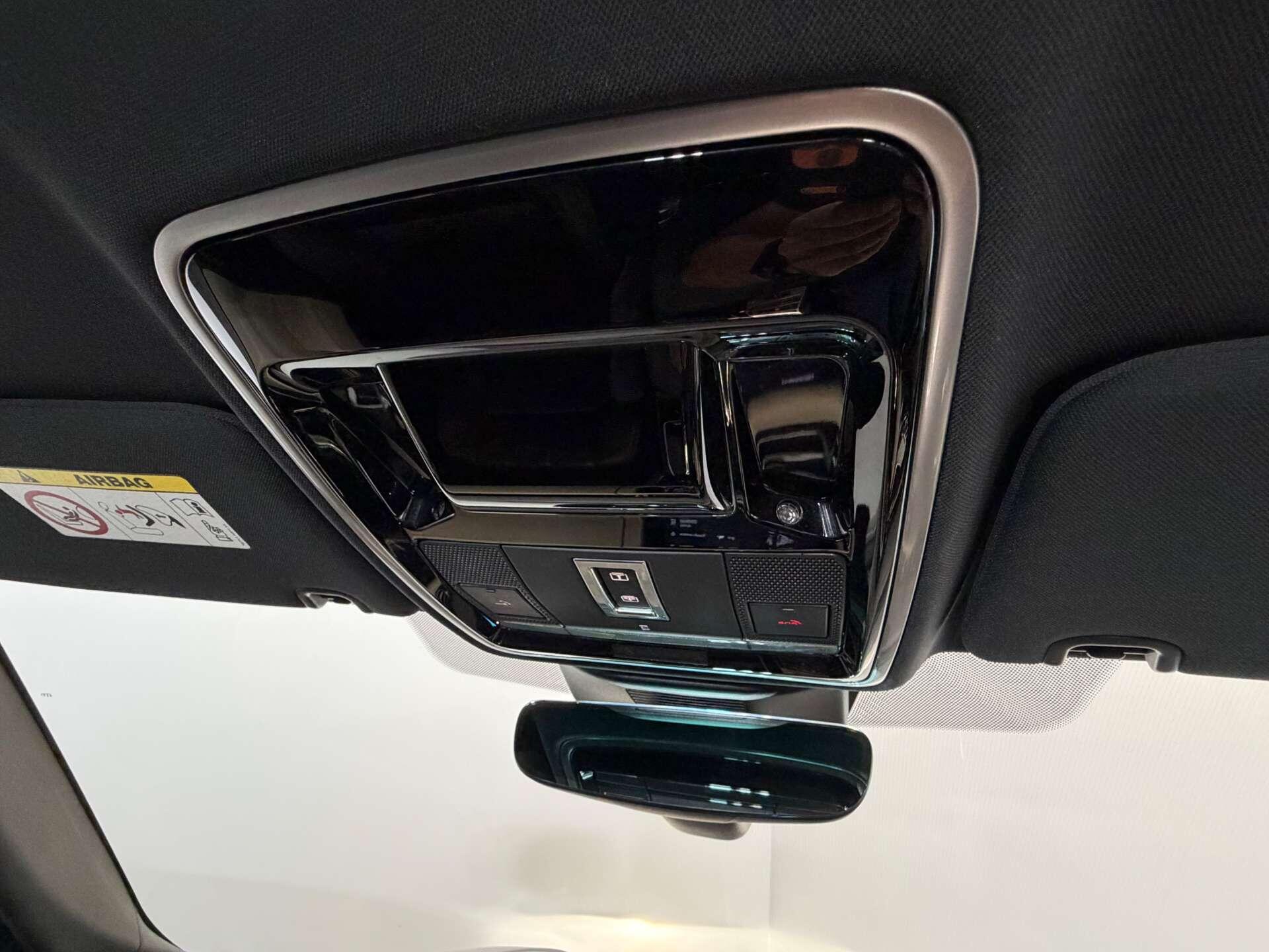 Land Rover Range Rover view 55