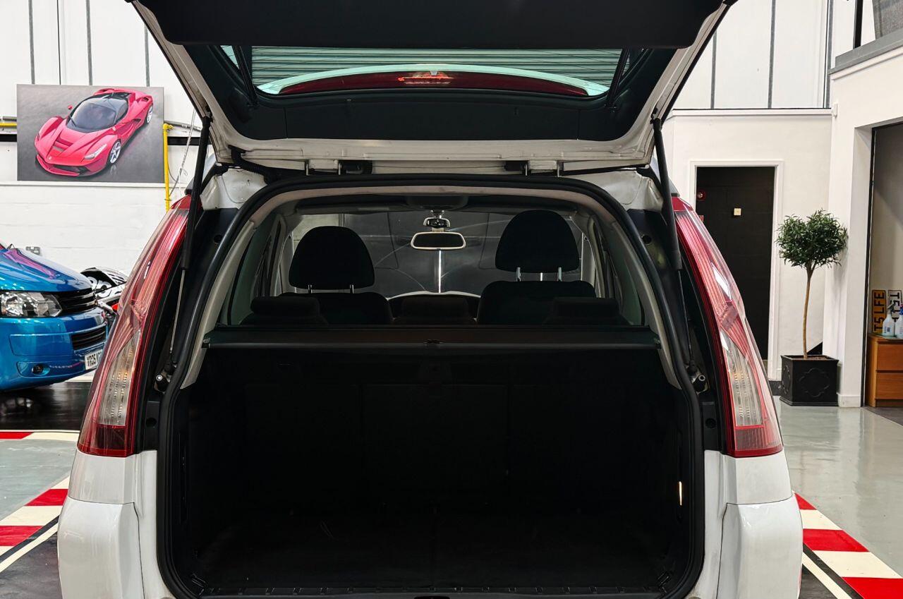 Citroen Grand C4 Picasso view 10
