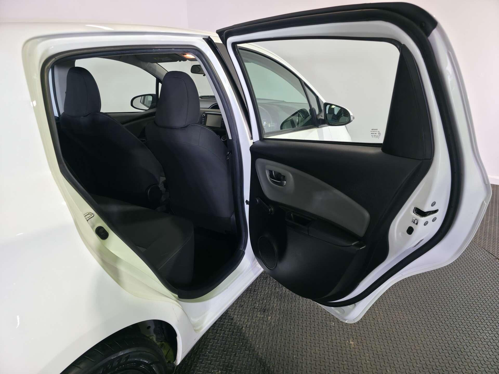 Toyota Yaris view 38
