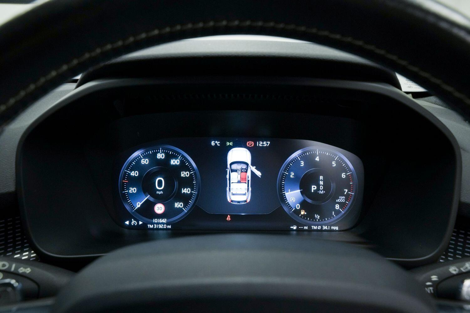Volvo XC40 view 19