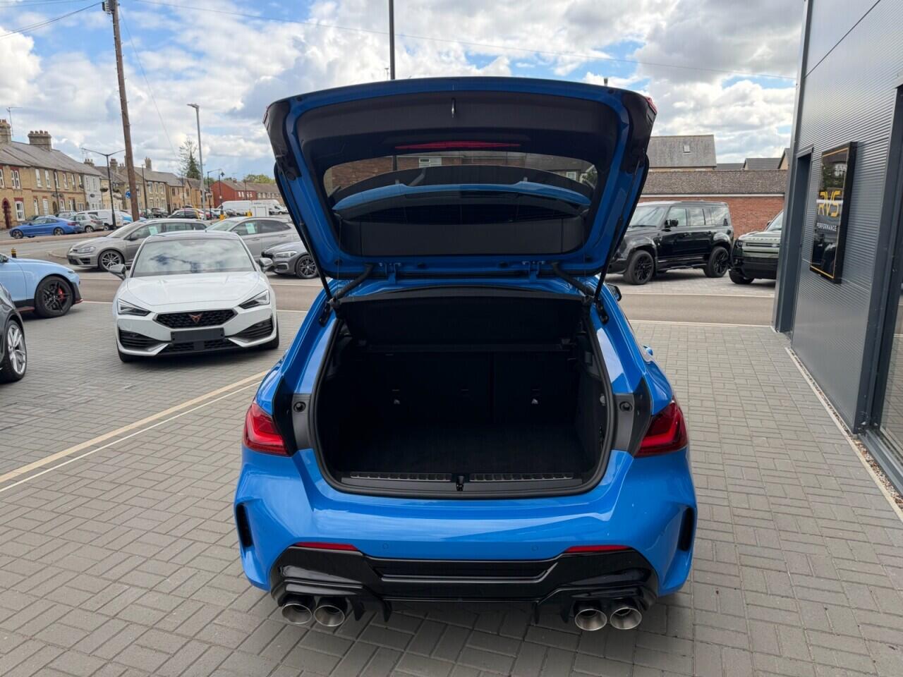 BMW 1 Series view 19