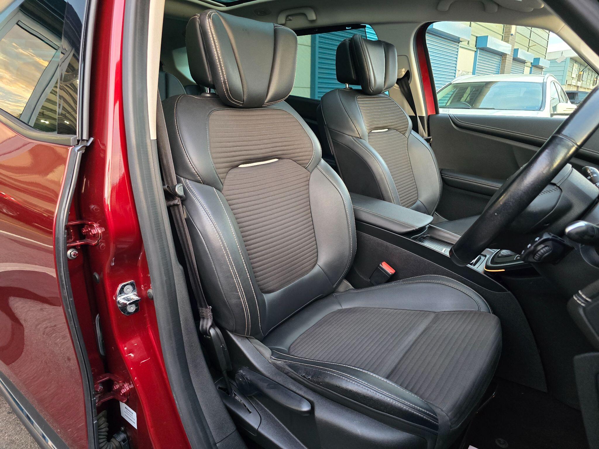 Renault Grand Scenic view 32