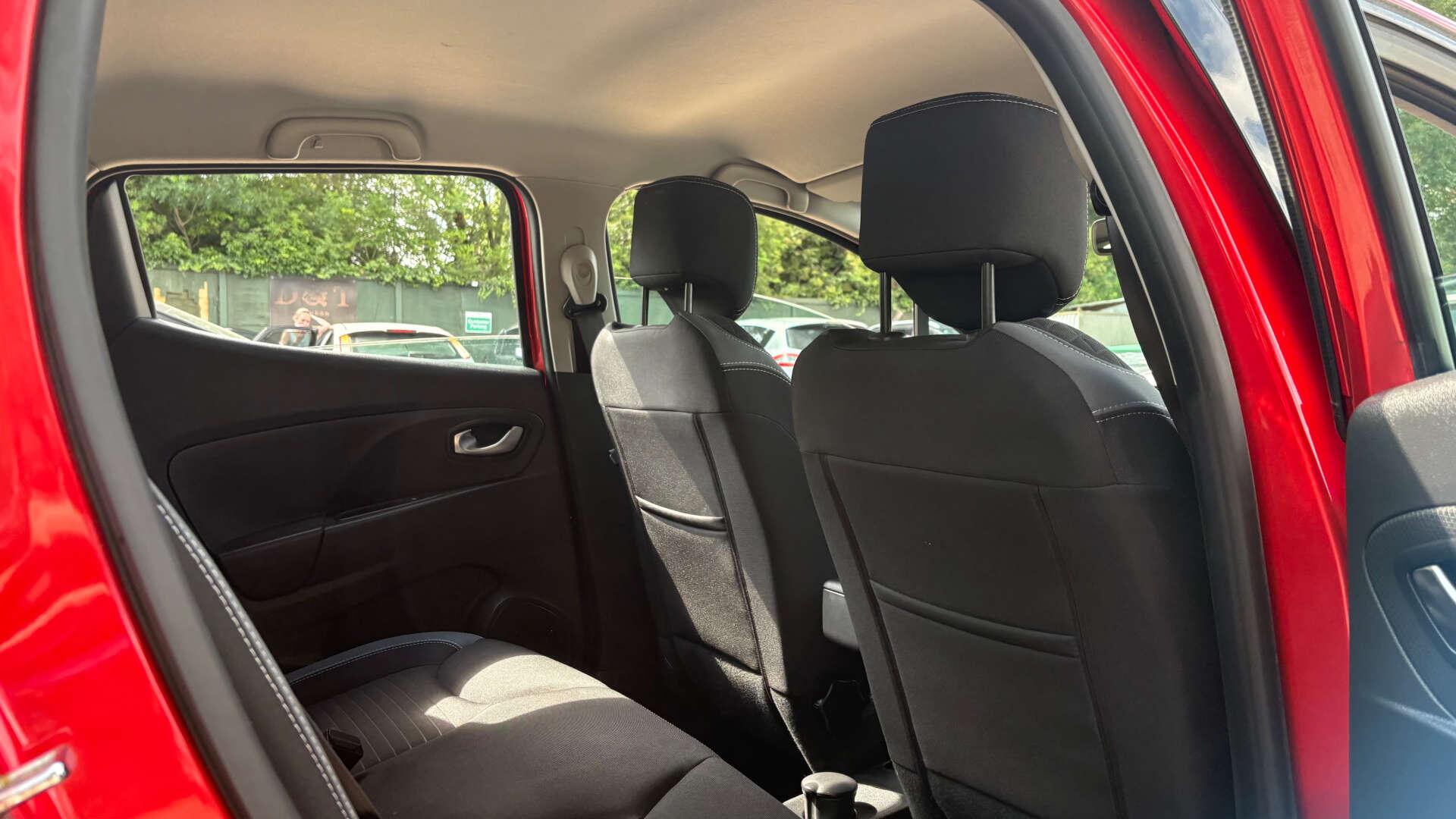 Renault Clio view 9