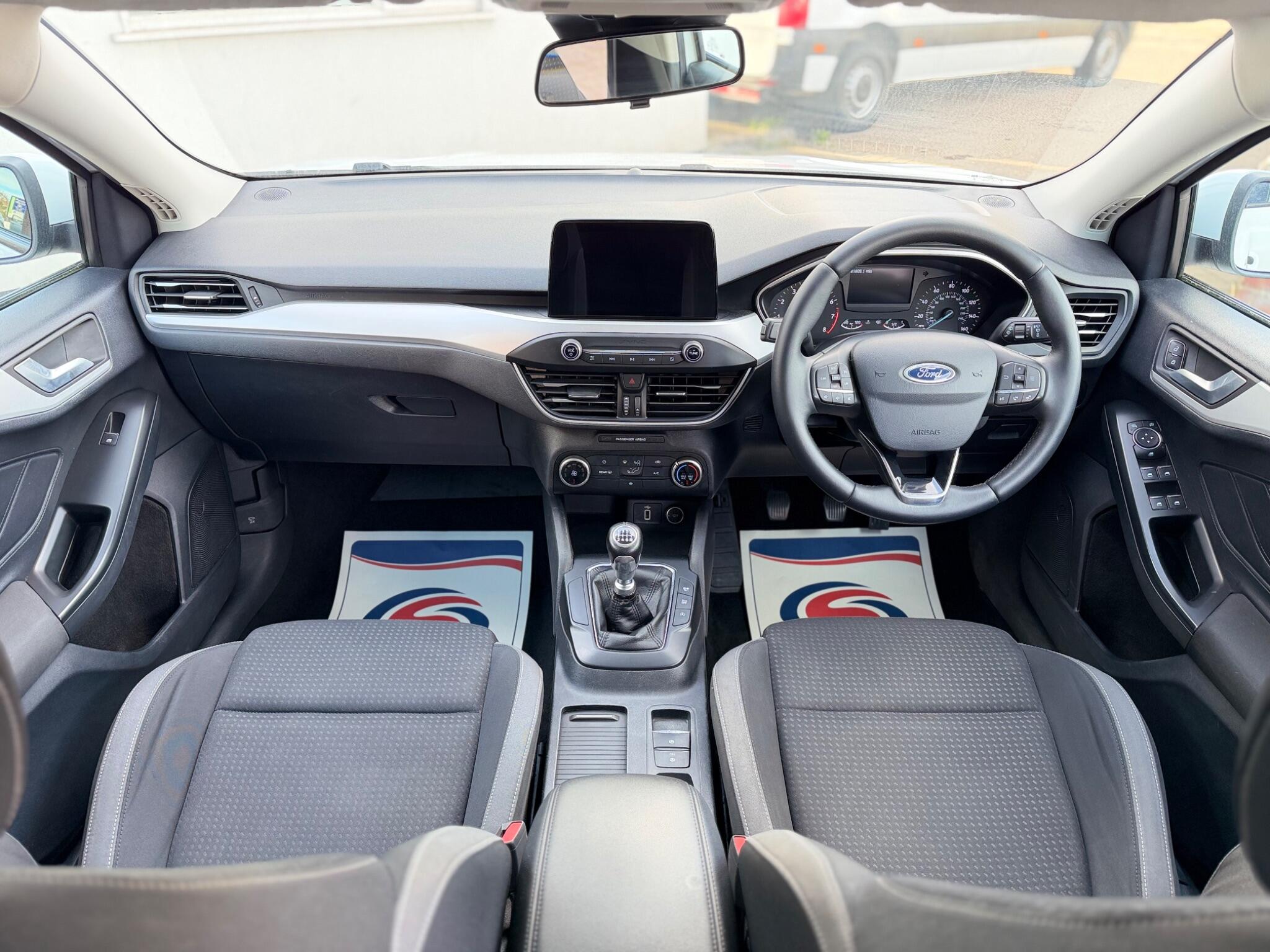 Ford Focus view 16