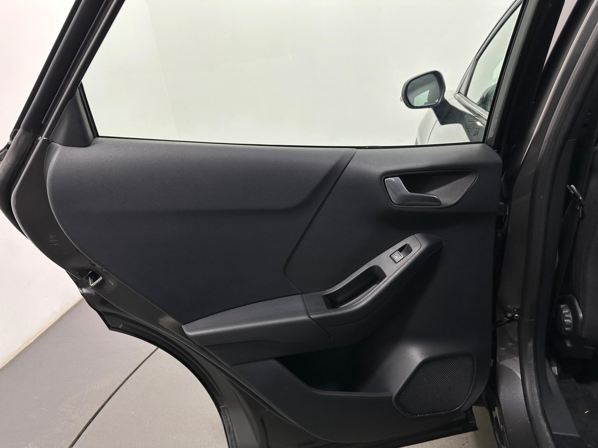Ford Puma view 38