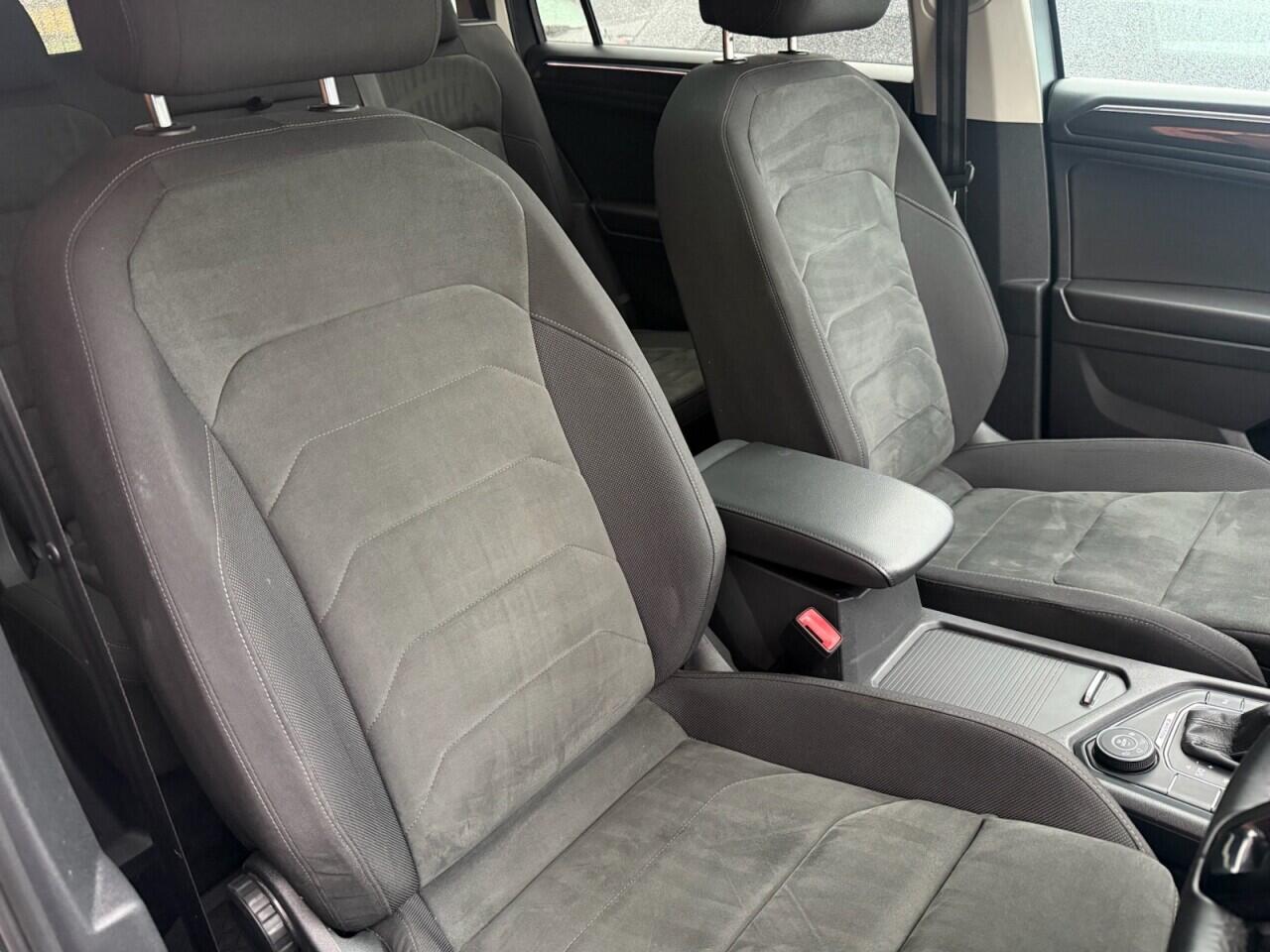 Volkswagen Tiguan Allspace view 14