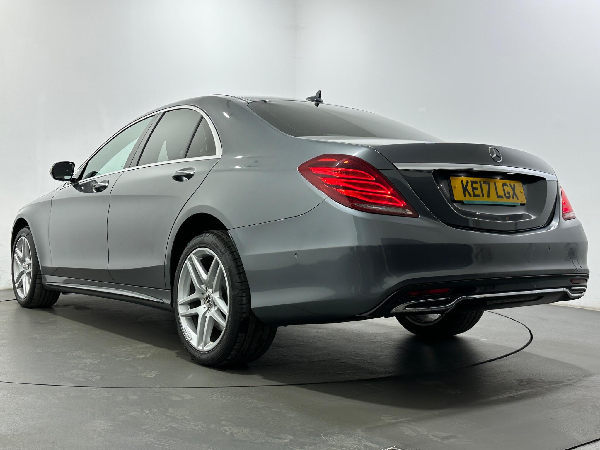 Mercedes-Benz S-Class view 49