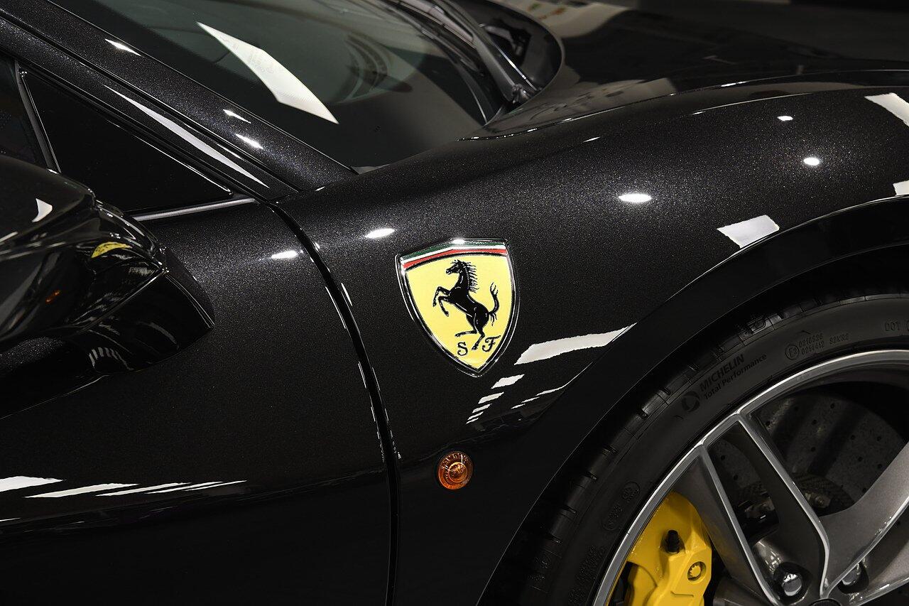 Ferrari 488 view 38
