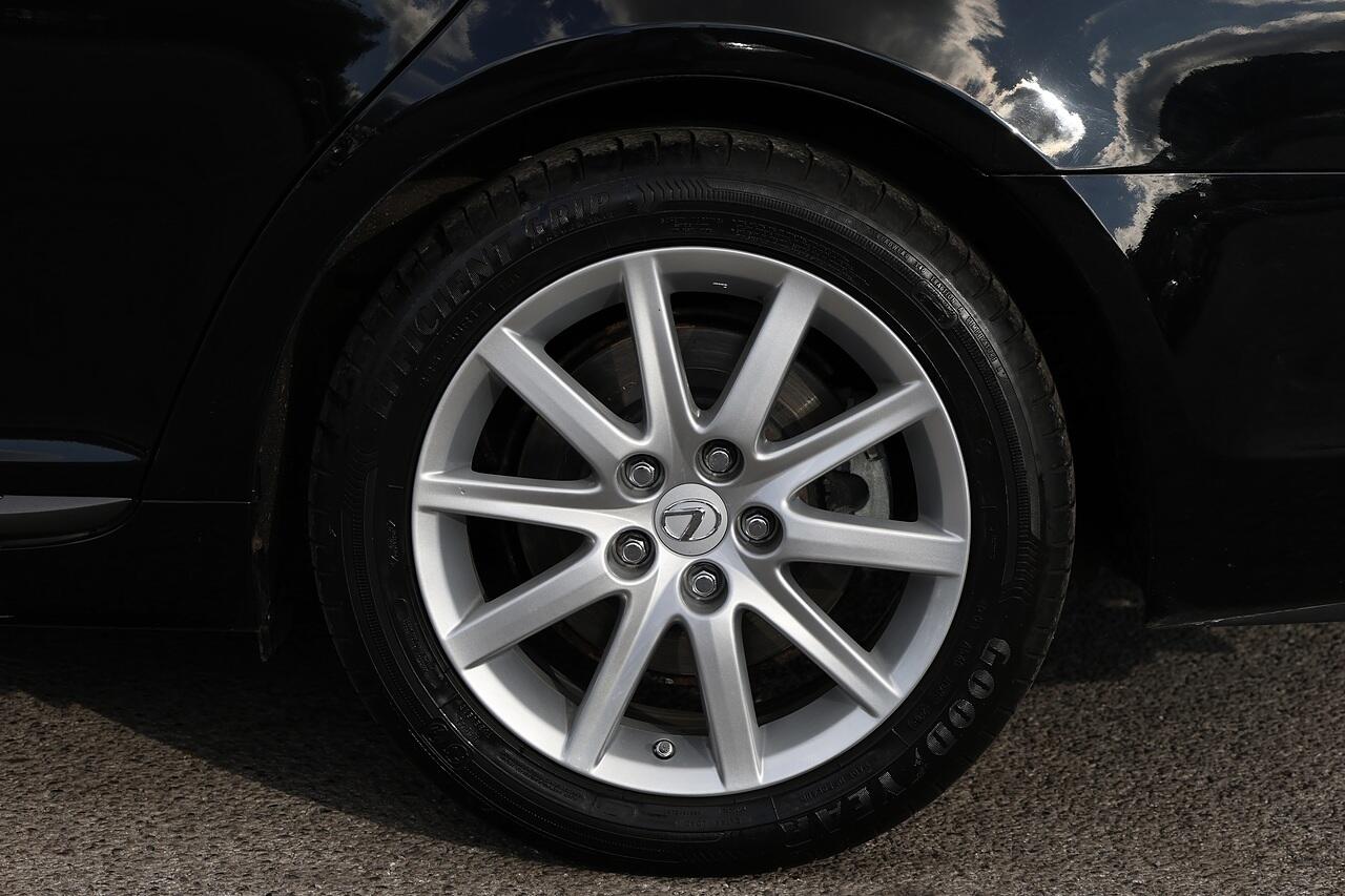 Lexus GS view 39