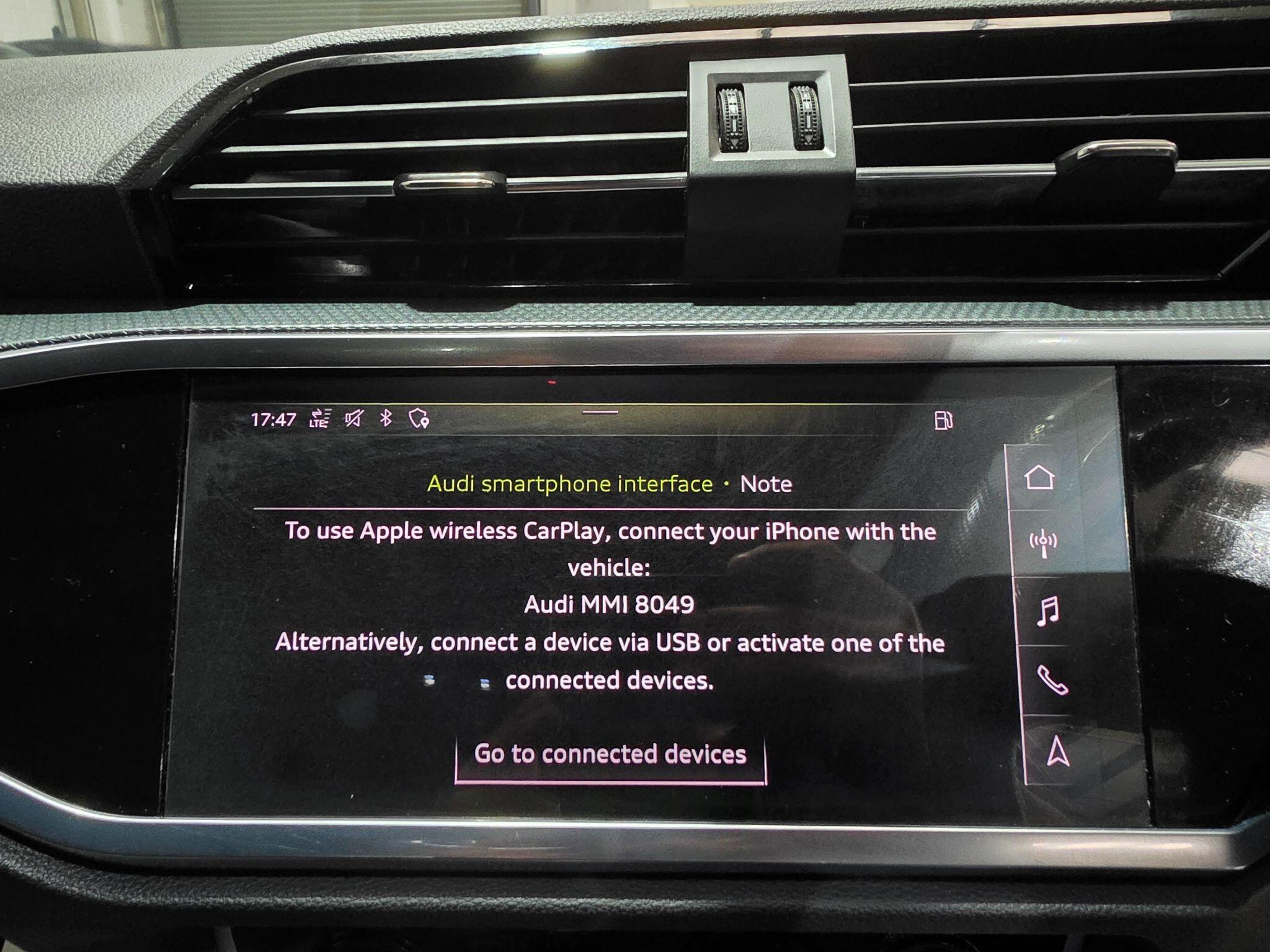 Audi Q3 view 8