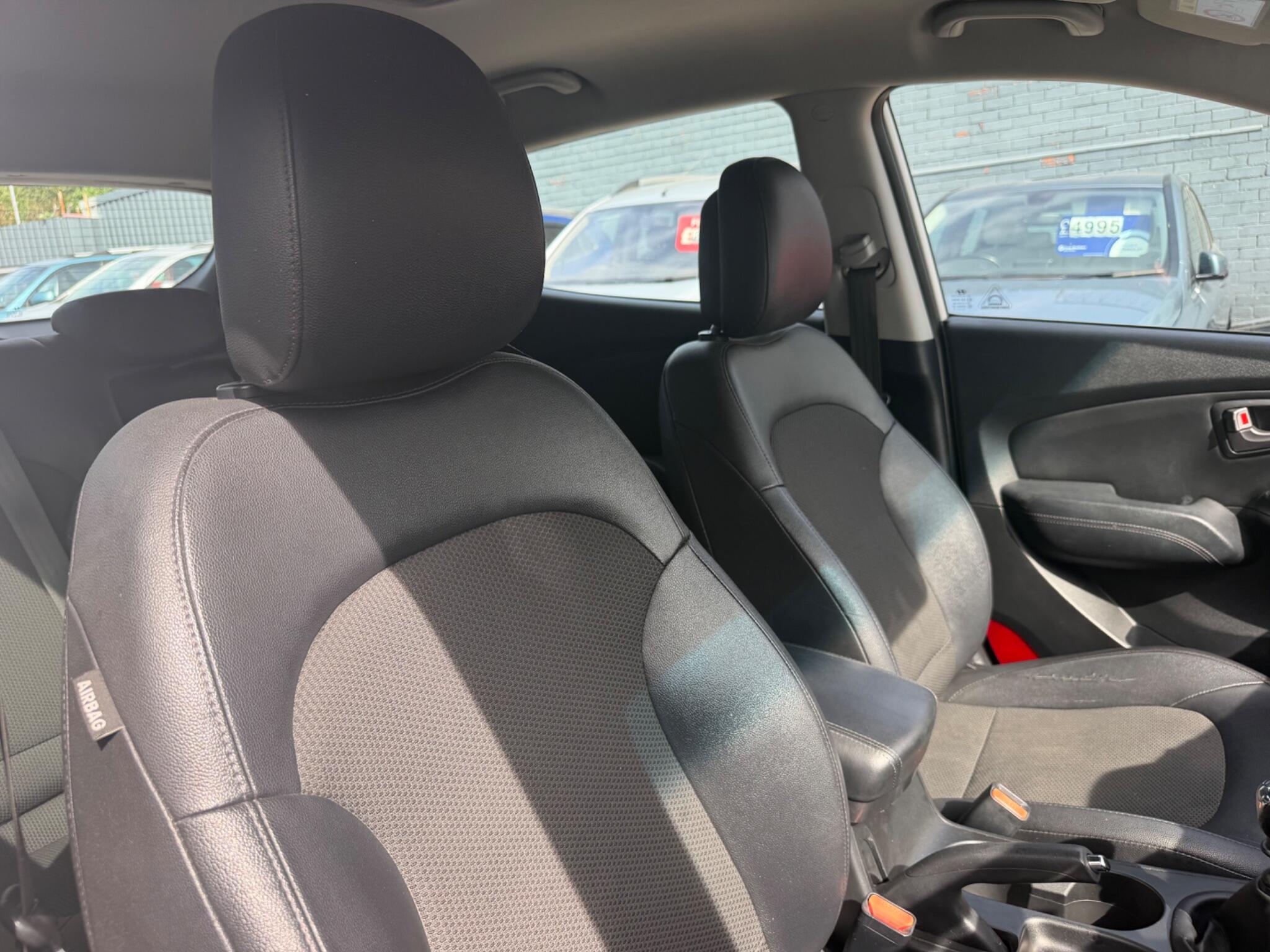 Hyundai ix35 view 12