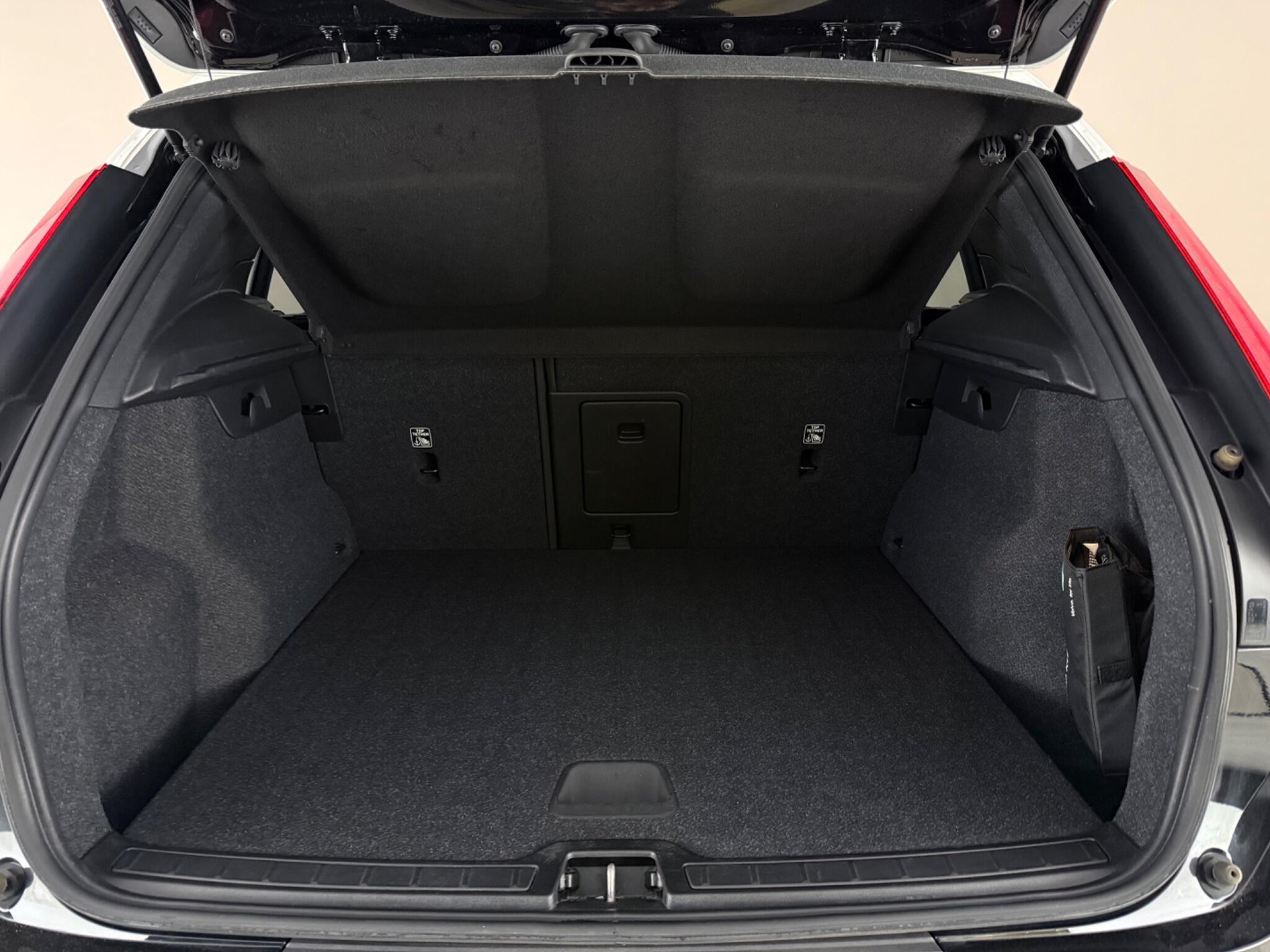 Volvo XC40 view 10