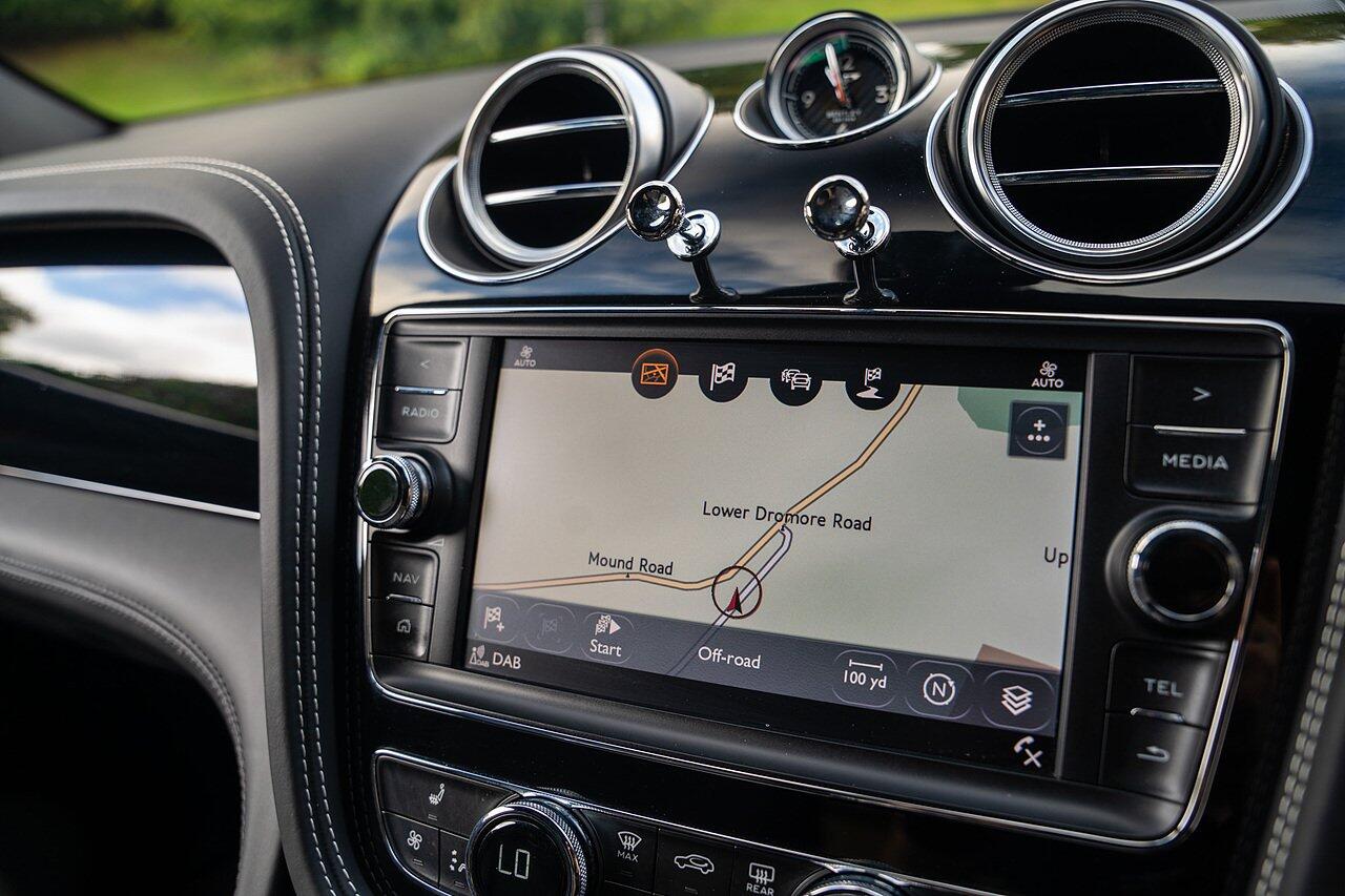 Bentley Bentayga view 86
