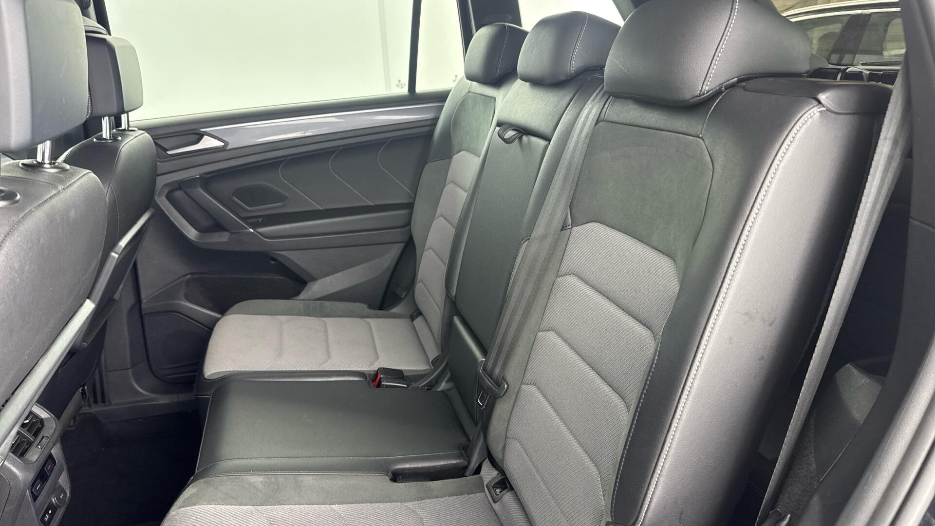 Volkswagen Tiguan Allspace view 14