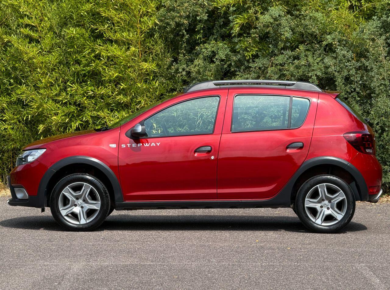 Dacia Sandero Stepway view 4