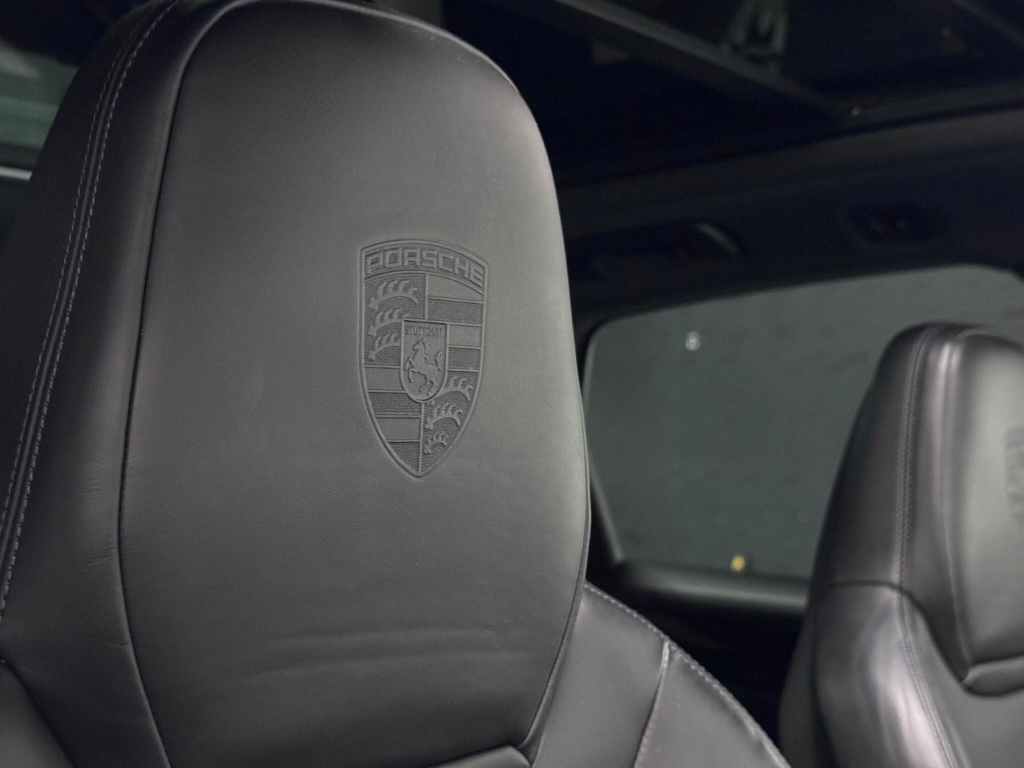Porsche Cayenne view 36