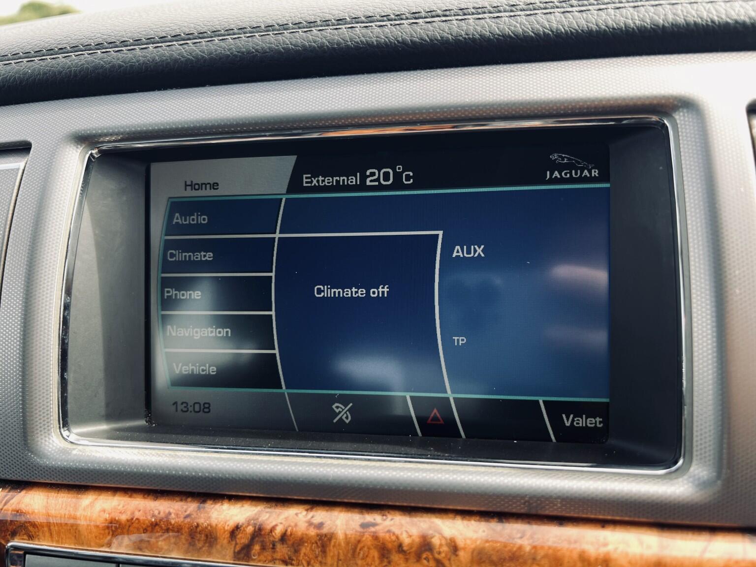 Jaguar XF view 20