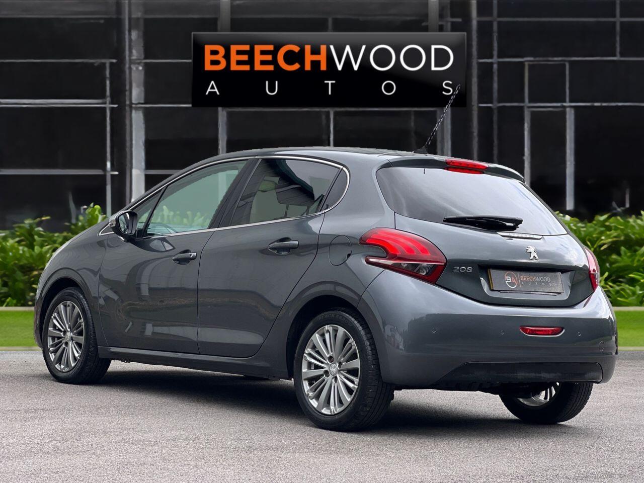 Peugeot 208 view 8