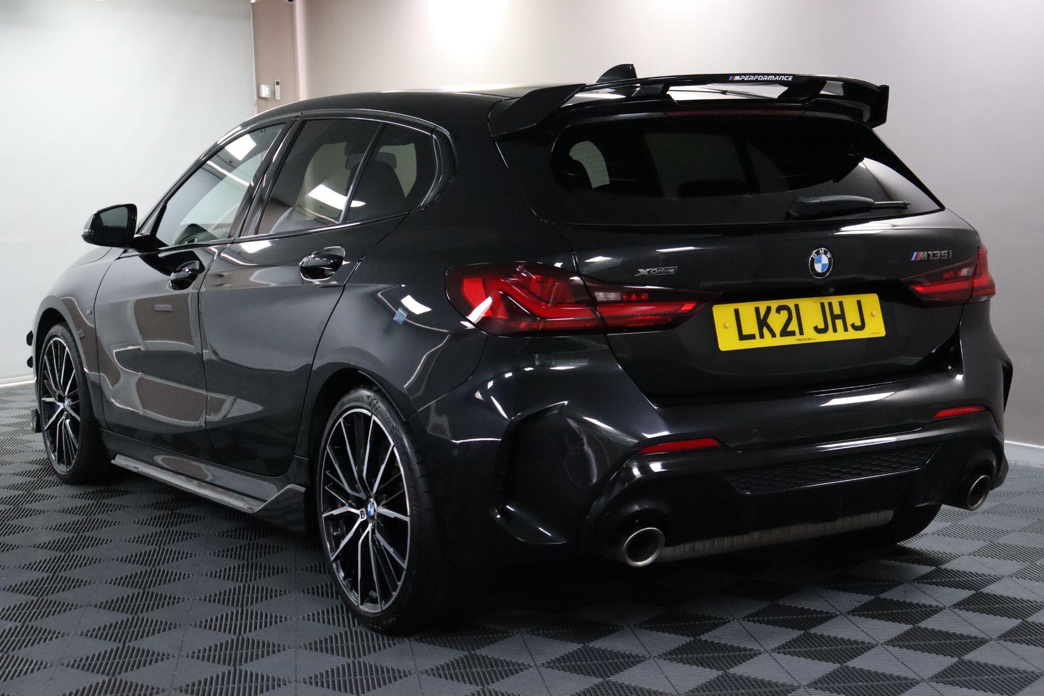 BMW 1 Series view 10