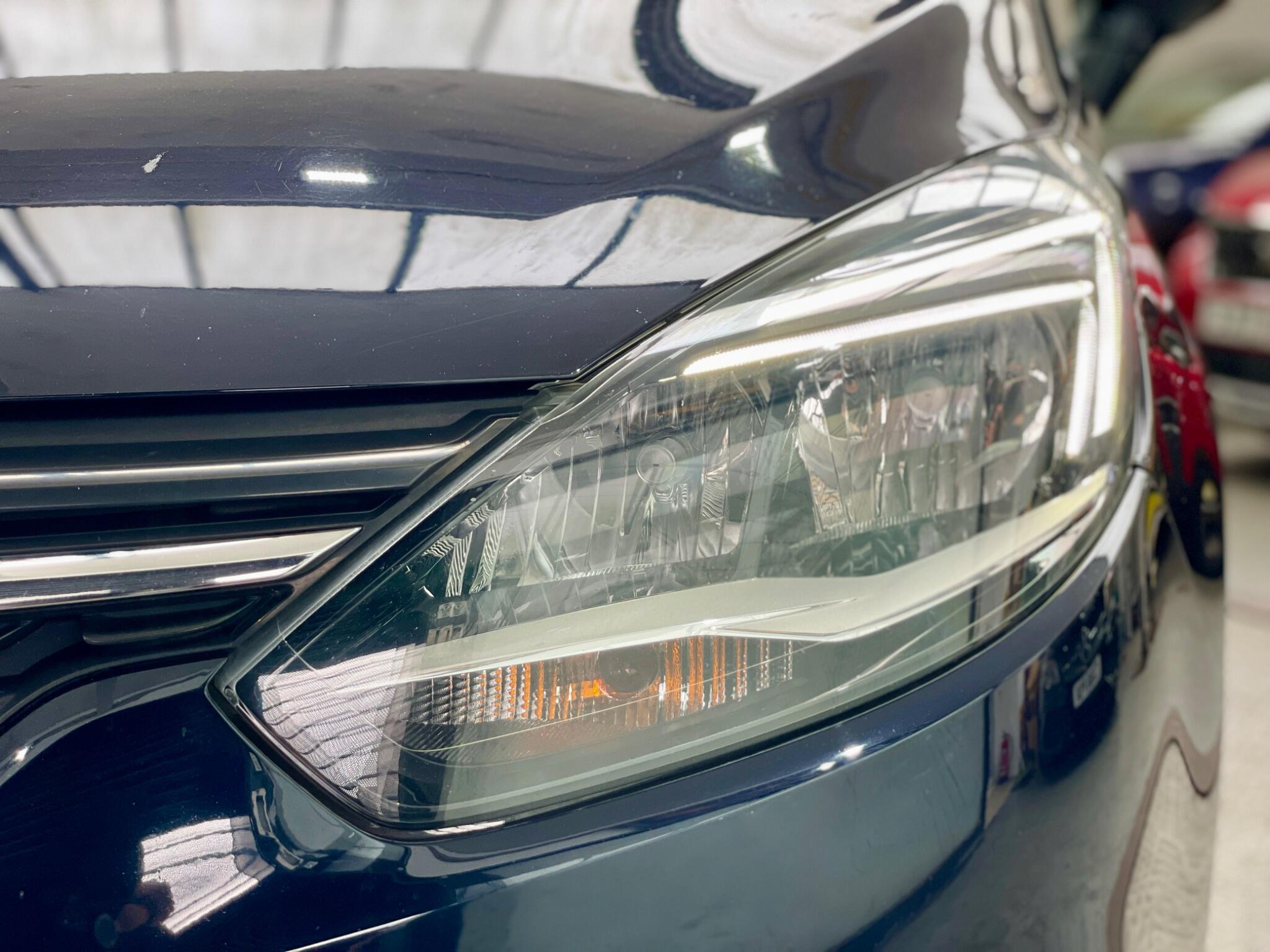 Vauxhall Zafira Tourer view 30