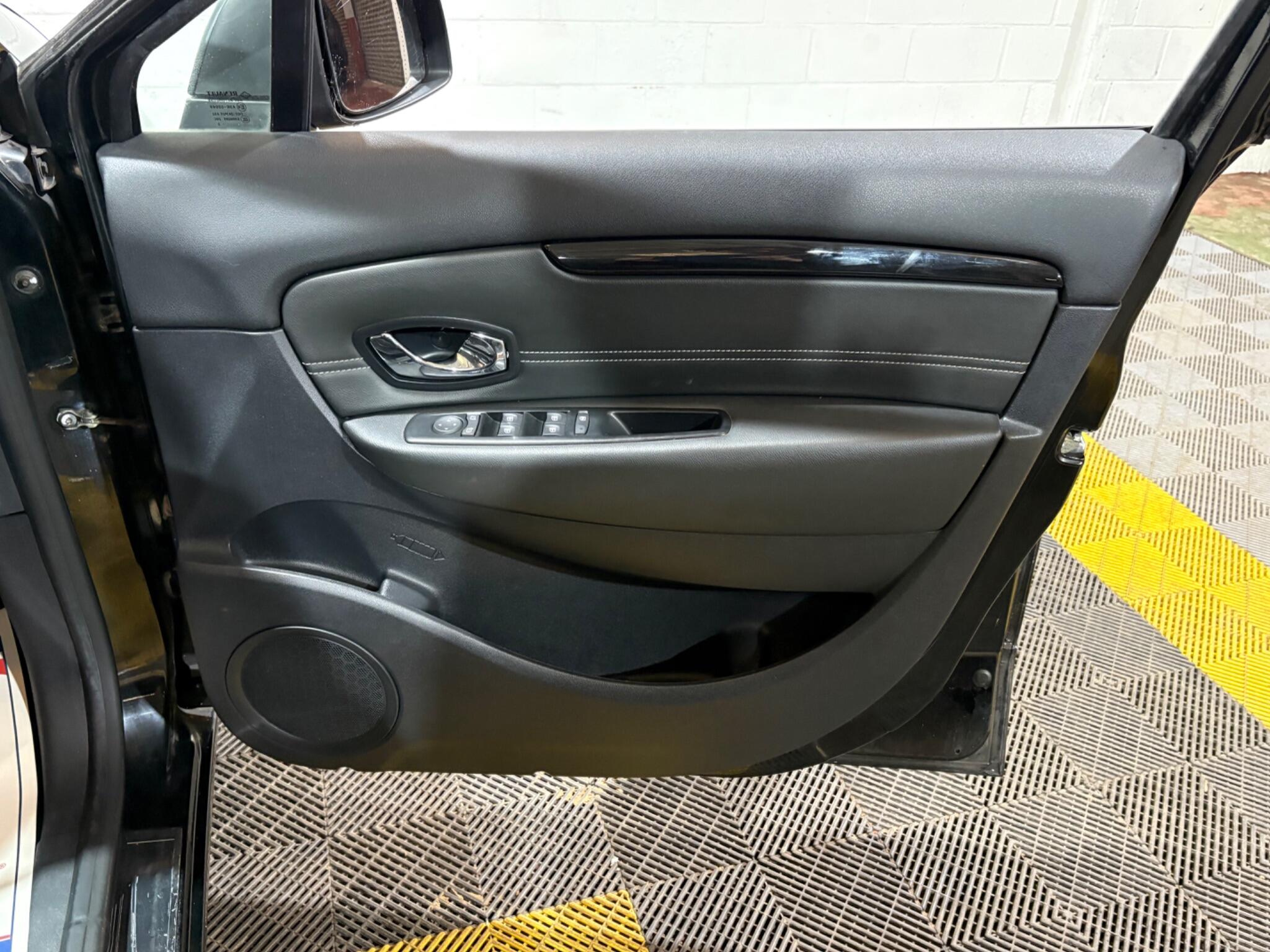Renault Scenic view 35
