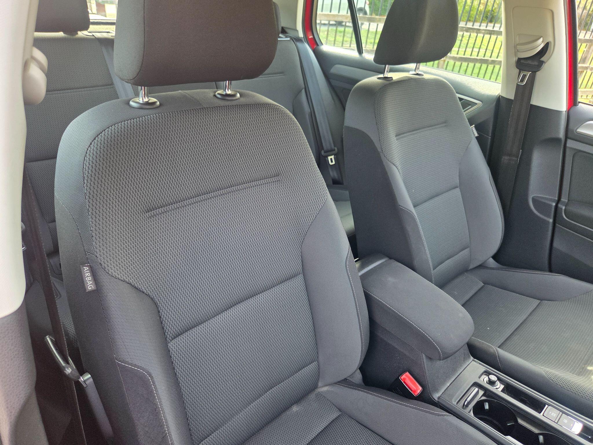 Volkswagen Golf view 14