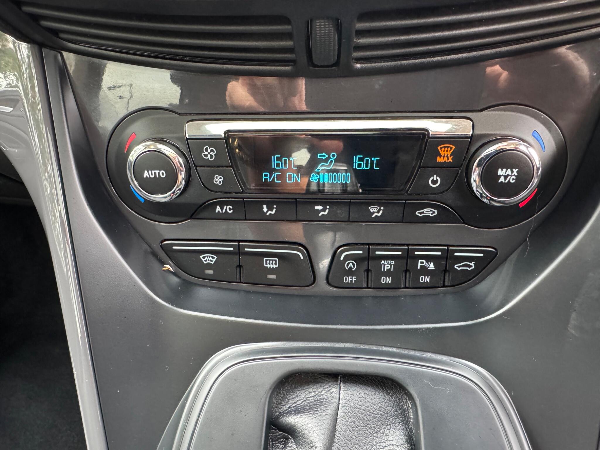 Ford Kuga view 25