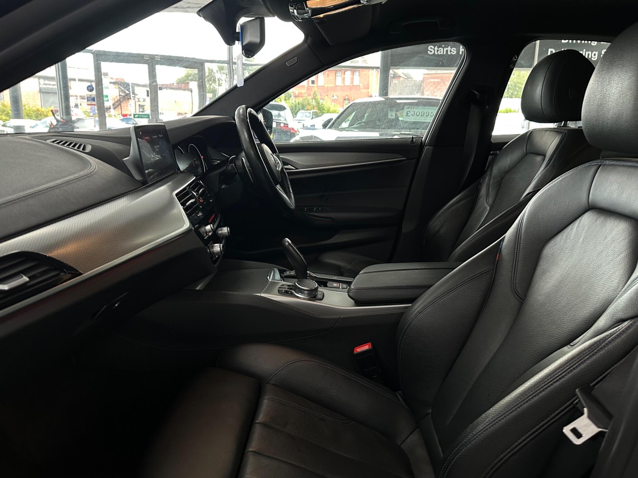 BMW 5 Series view 39