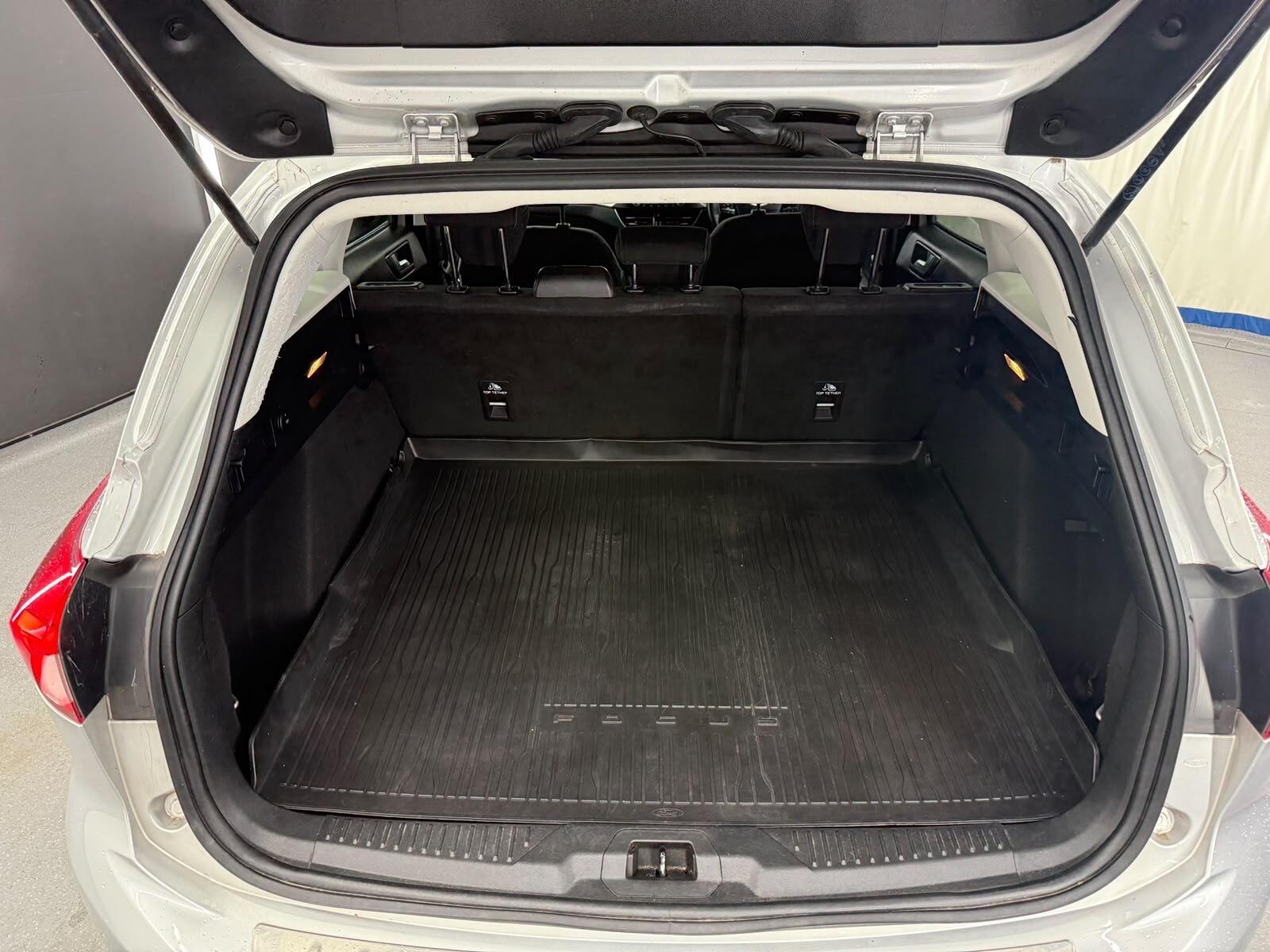 Ford Focus view 17