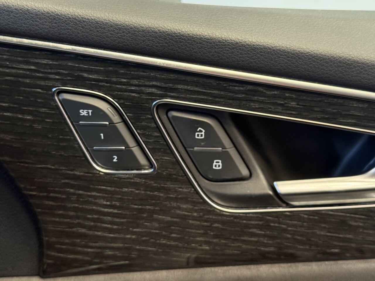 Audi Q8 view 47