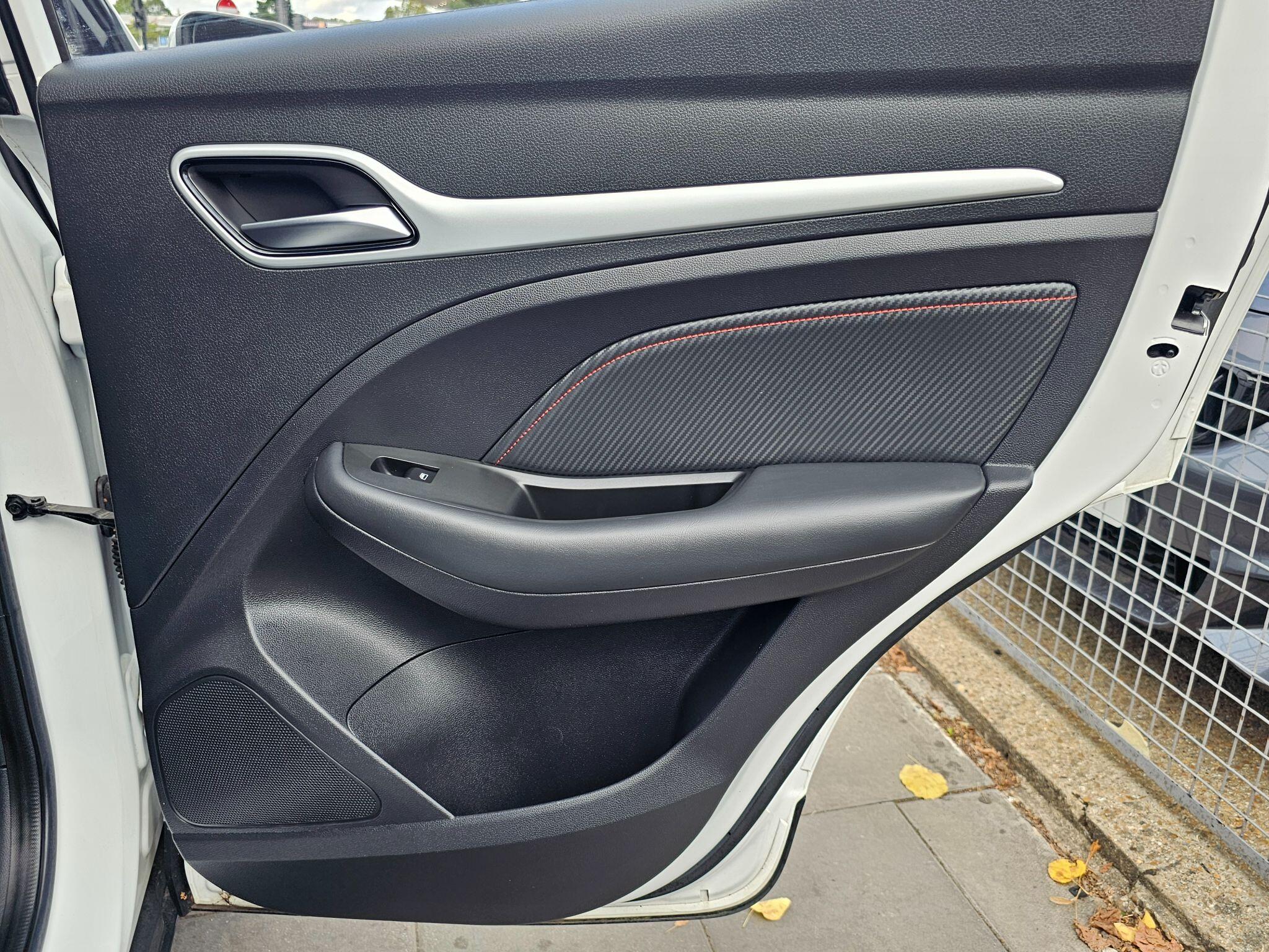 MG ZS view 59