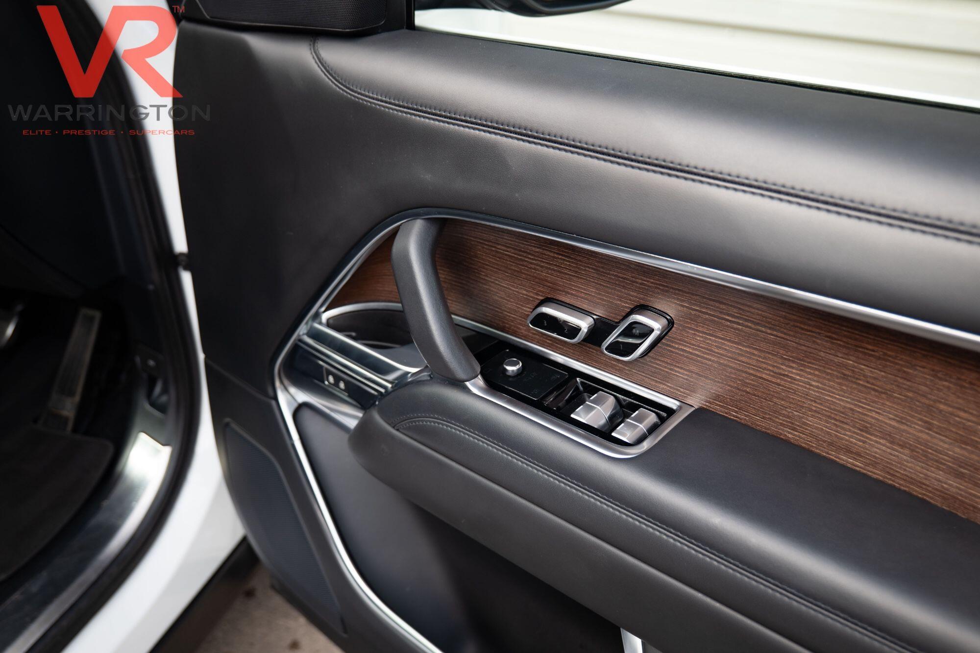 Land Rover Range Rover view 22