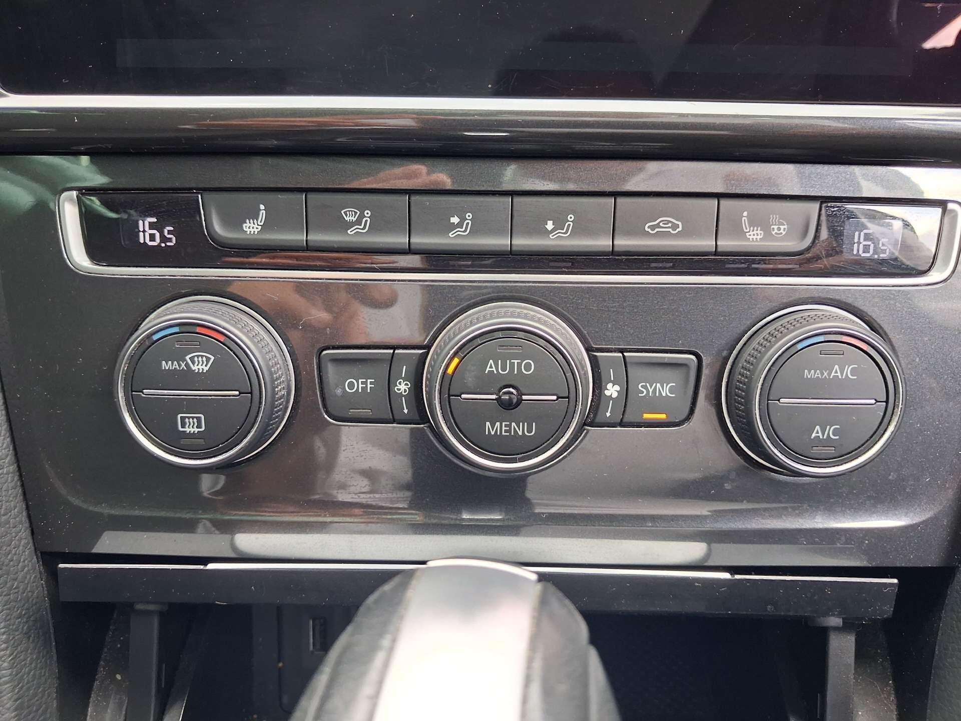 Volkswagen Golf view 41