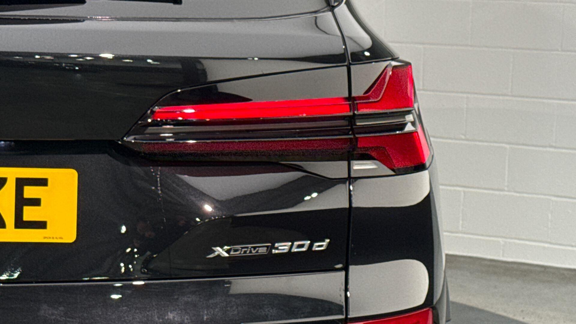 BMW X5 view 22