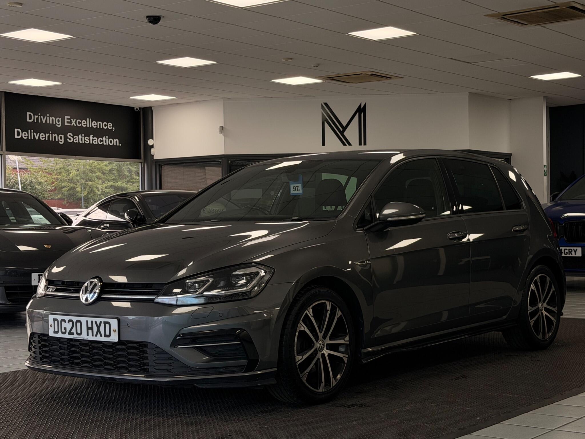 Volkswagen Golf view 4