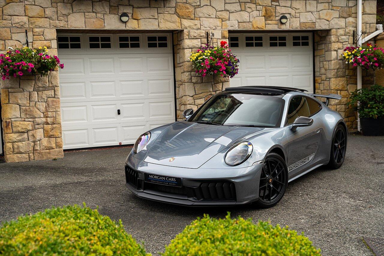 Porsche 911 view 104