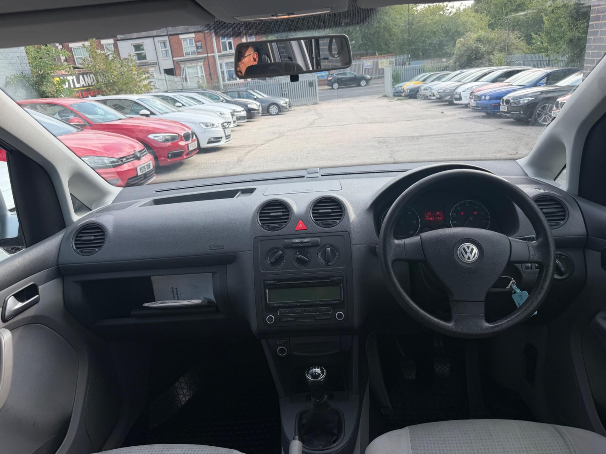 Volkswagen Caddy Maxi Life view 23