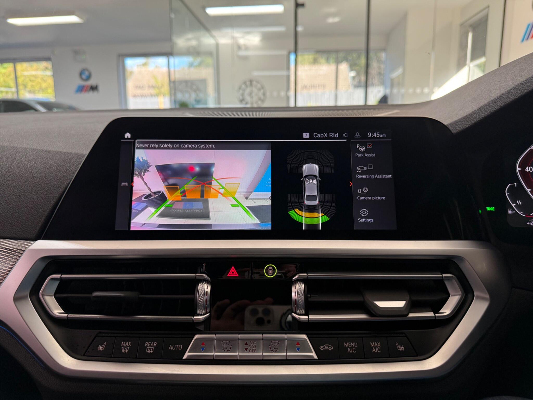 BMW 3 Series view 9