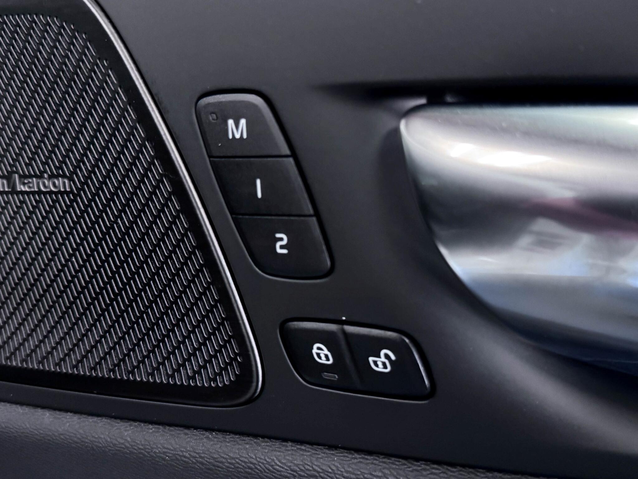 Volvo XC60 view 26